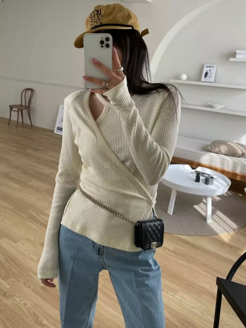 Baguette - Korean Women Fashion - #romanticstyle - Pad Lap Tee - 2