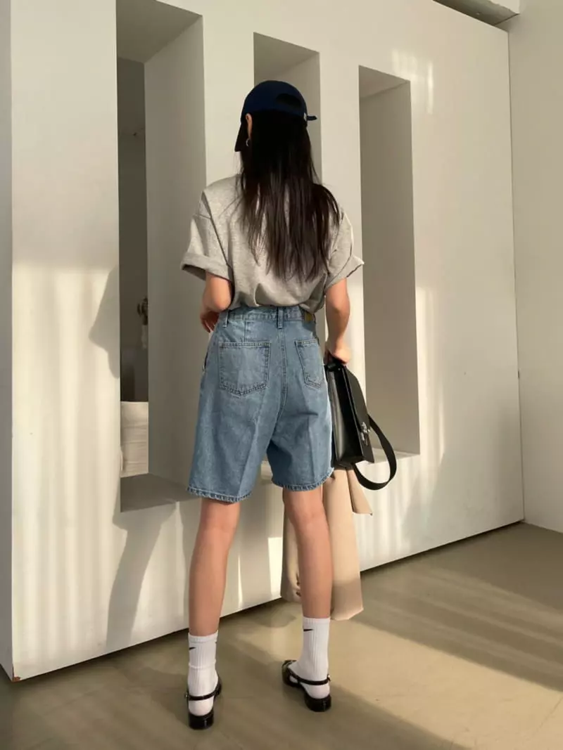 Baguette - Korean Women Fashion - #romanticstyle - Blue Quarter Jeans