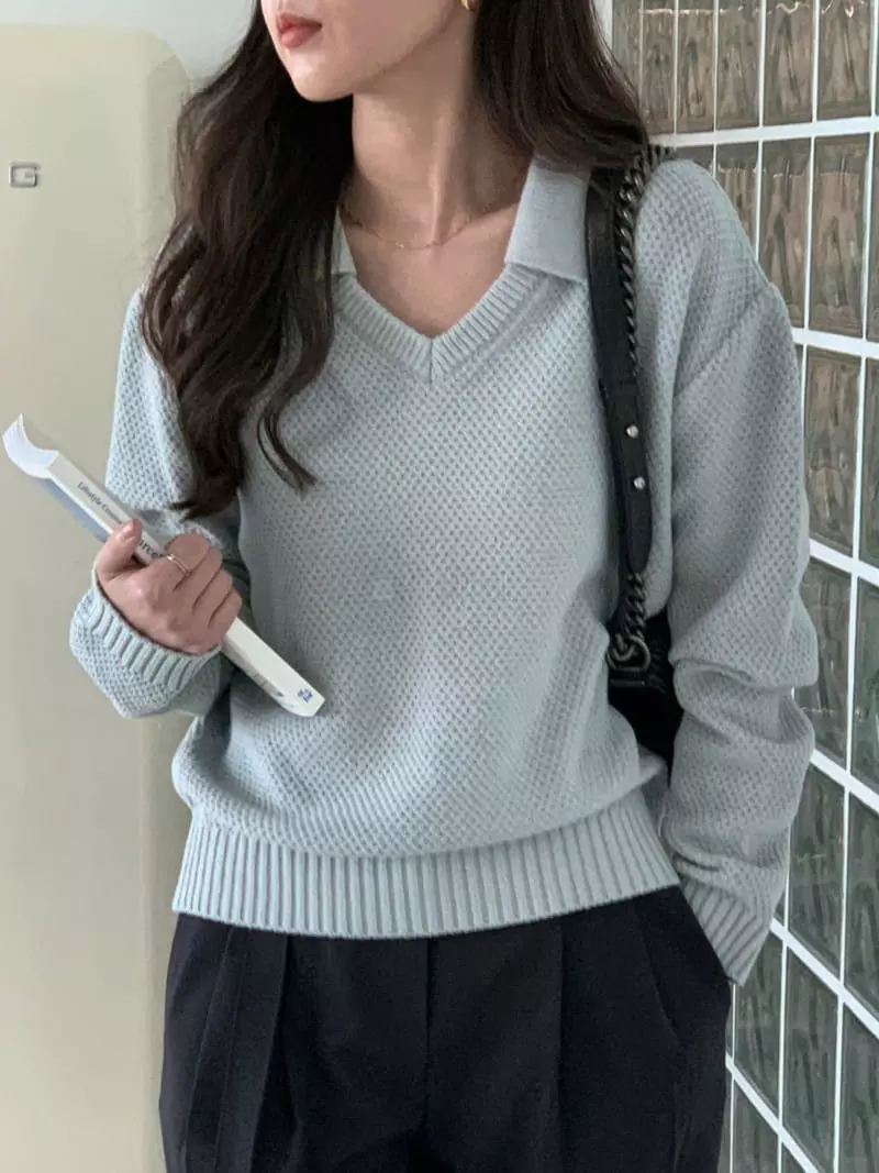 Baking Powder - Korean Women Fashion - #momslook - Kaneco Collar V-neck Tee - 2