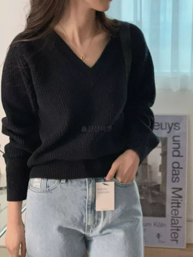 Baking Powder - Korean Women Fashion - #pursuepretty - Hachi V-neck Knit Tee - 3