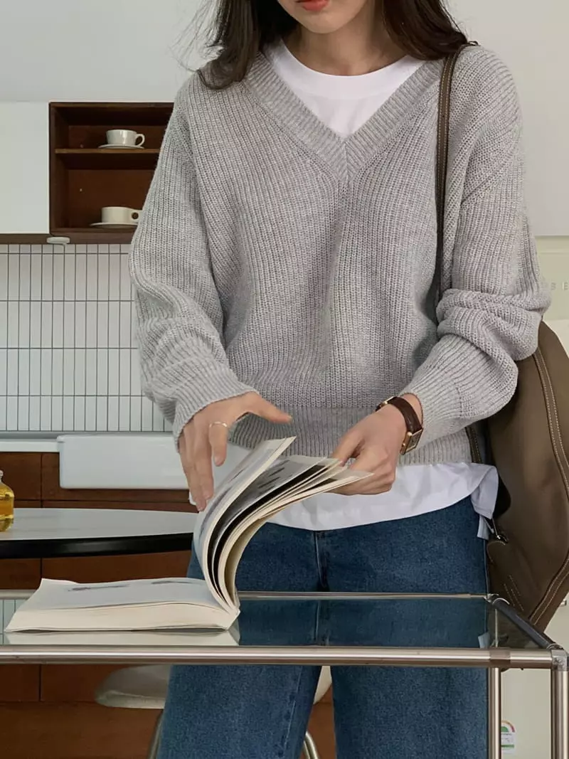 Baking Powder - Korean Women Fashion - #vintageinspired - Hachi V-neck Knit Tee