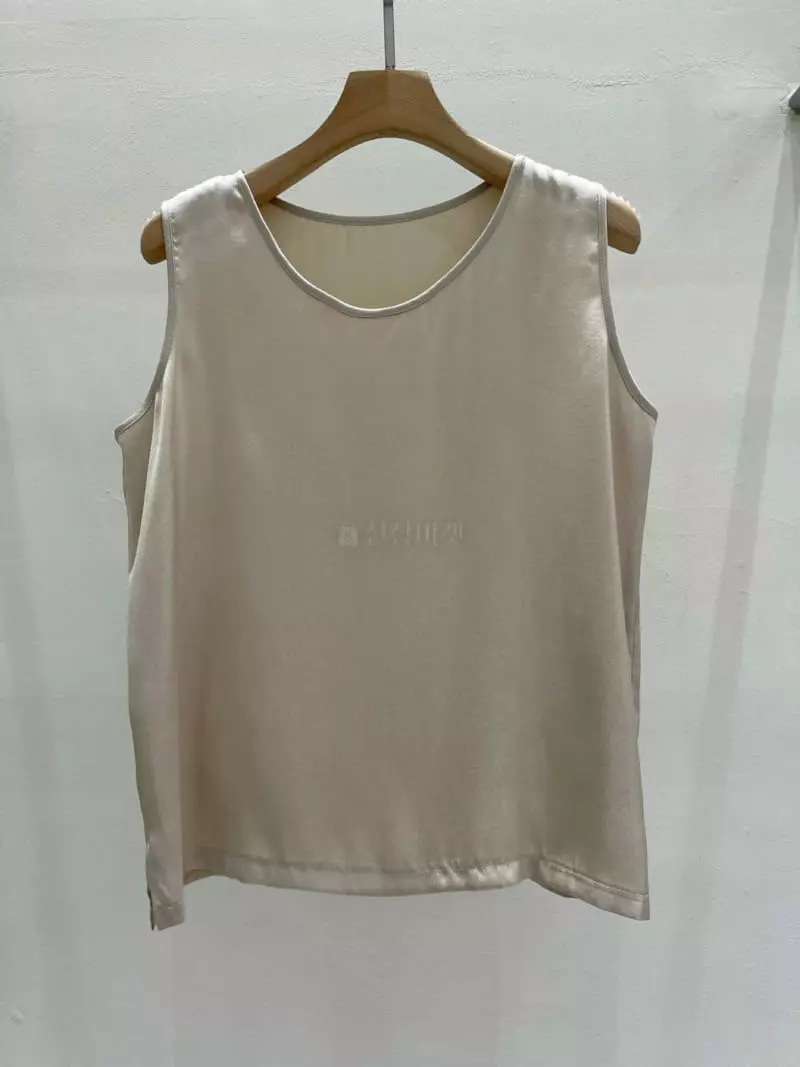 Blanc - Korean Women Fashion - #momslook - Jess Sleeveless Tee - 3