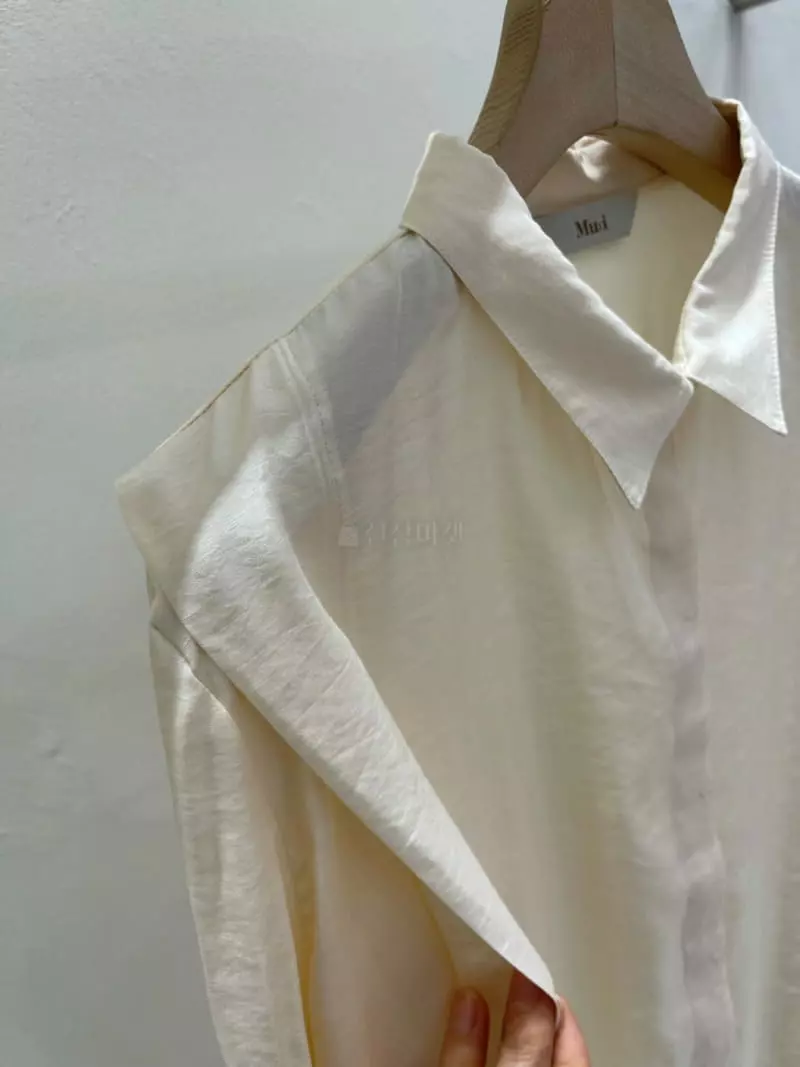 Blanc - Korean Women Fashion - #vintageinspired - Wing Shirt - 3