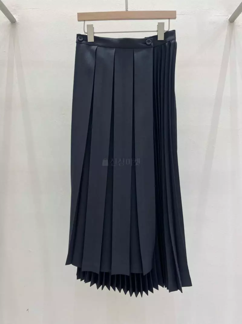 Blanc - Korean Women Fashion - #momslook - Pleats Skirt - 4