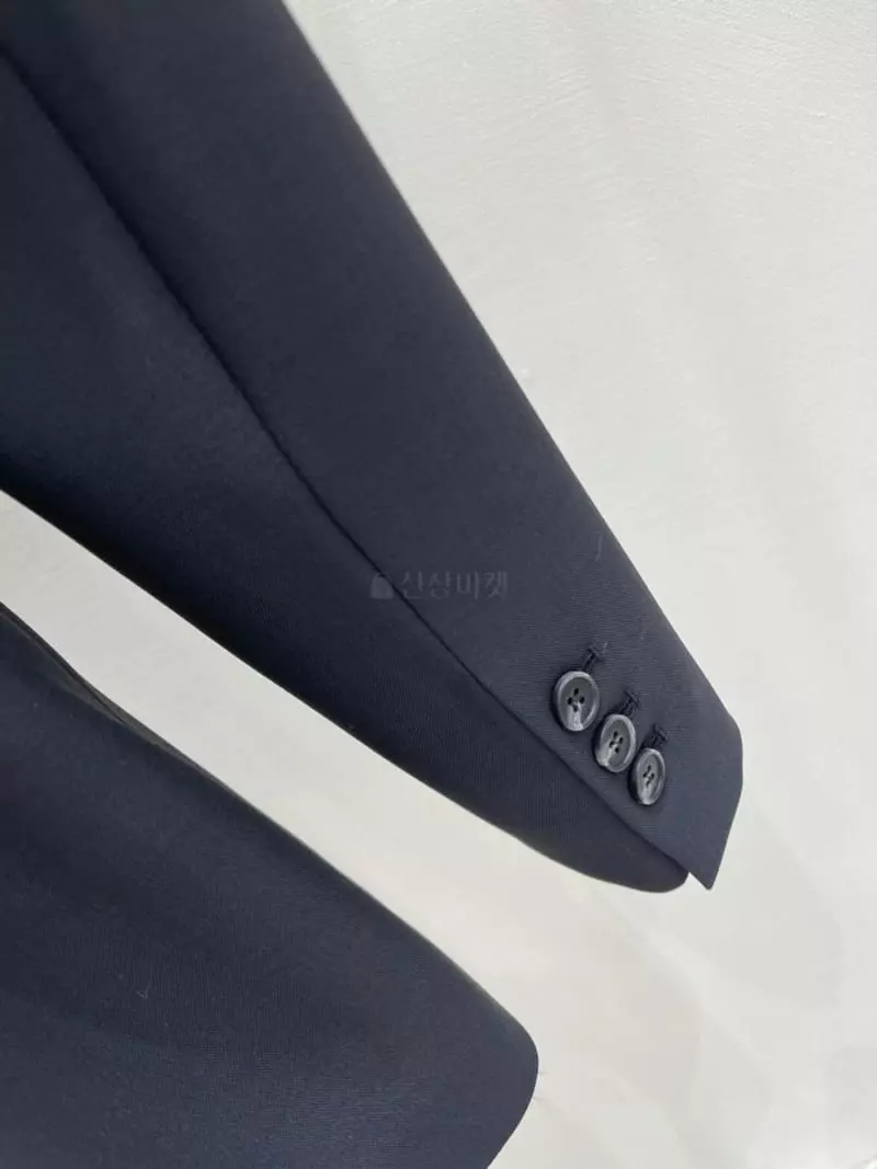 Blanc - Korean Women Fashion - #momslook - Bird Jacket - 4