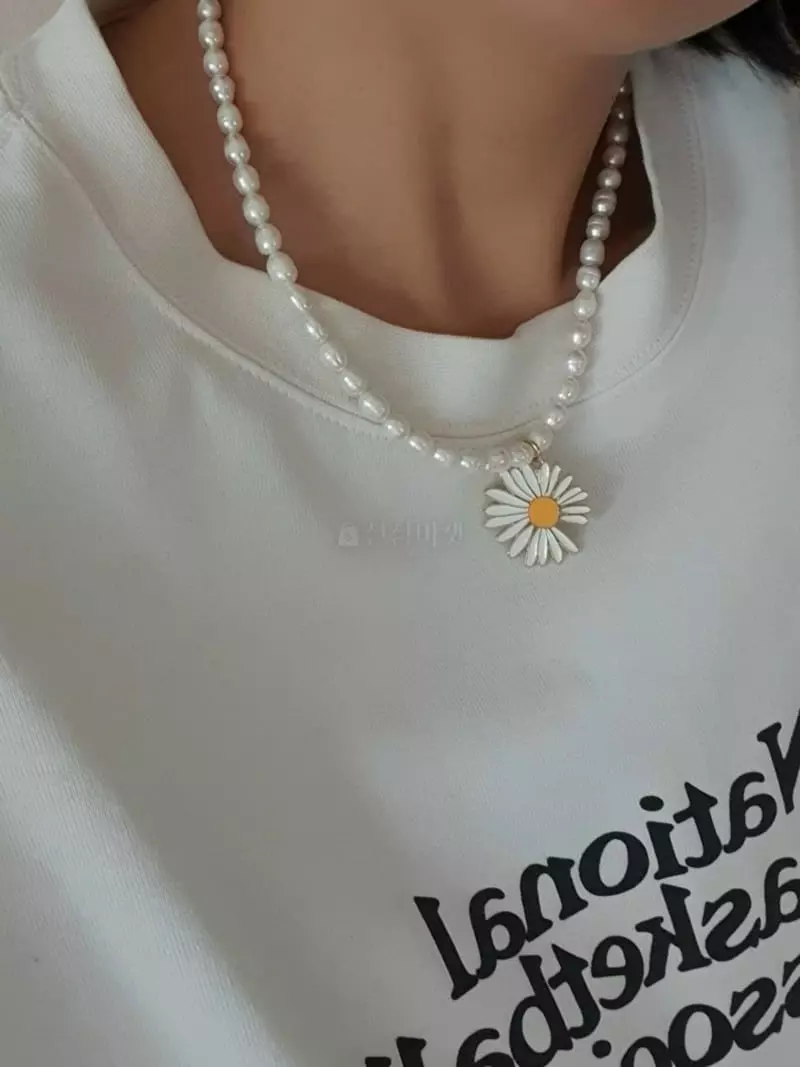 Blancchouette - Korean Women Fashion - #momslook - Daisy Necklace - 2