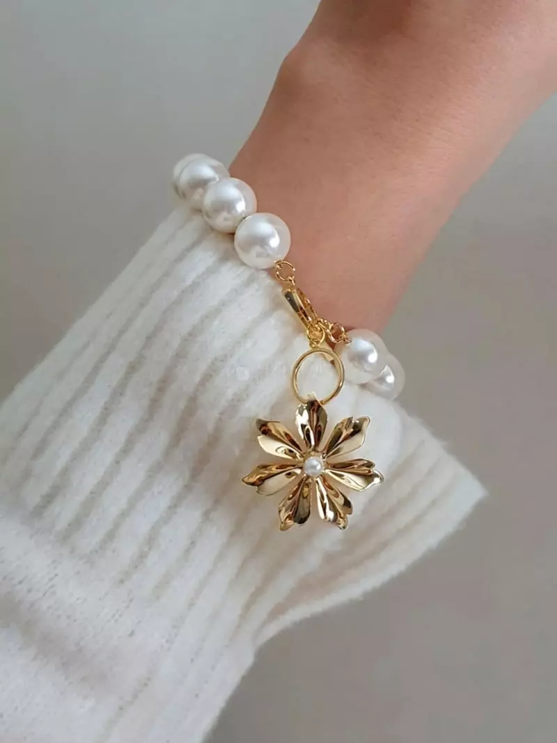 Blancchouette - Korean Women Fashion - #pursuepretty - Flower Bracelet