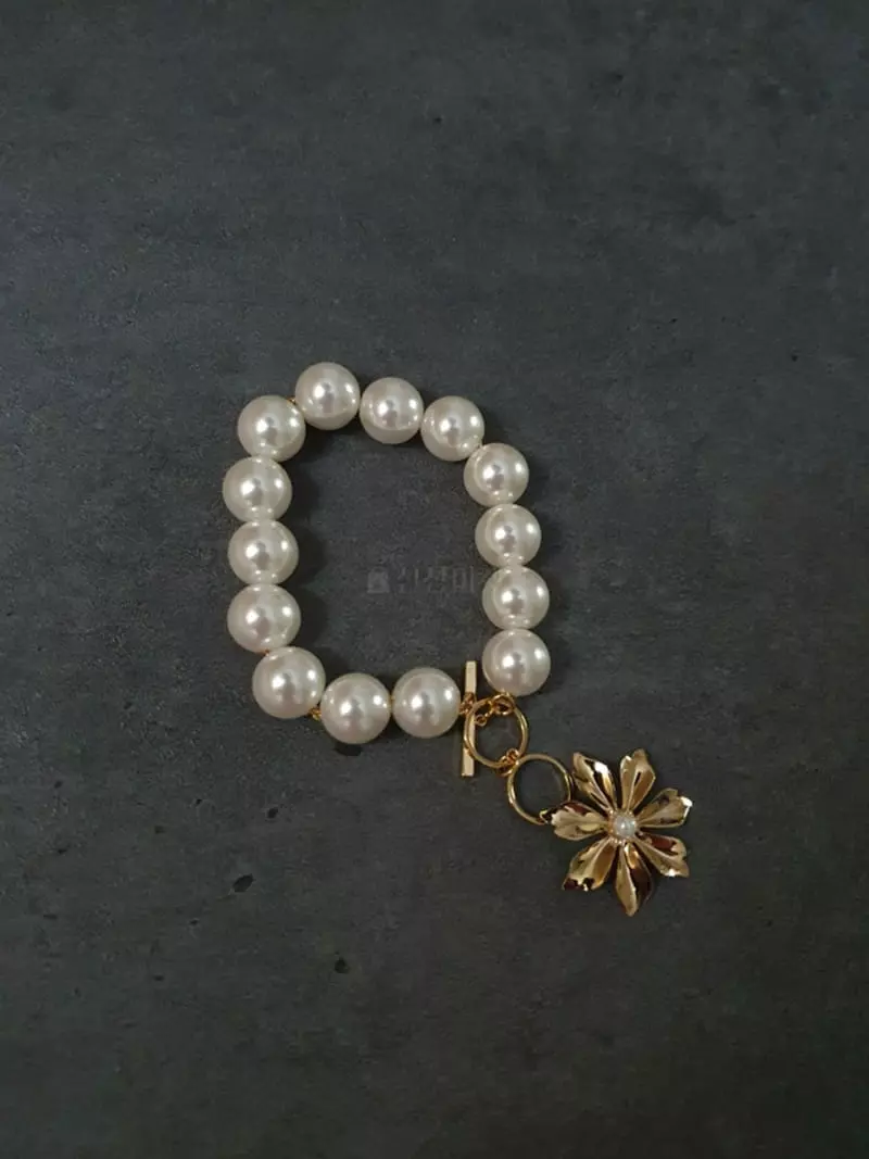 Blancchouette - Korean Women Fashion - #restrostyle - Flower Bracelet - 2