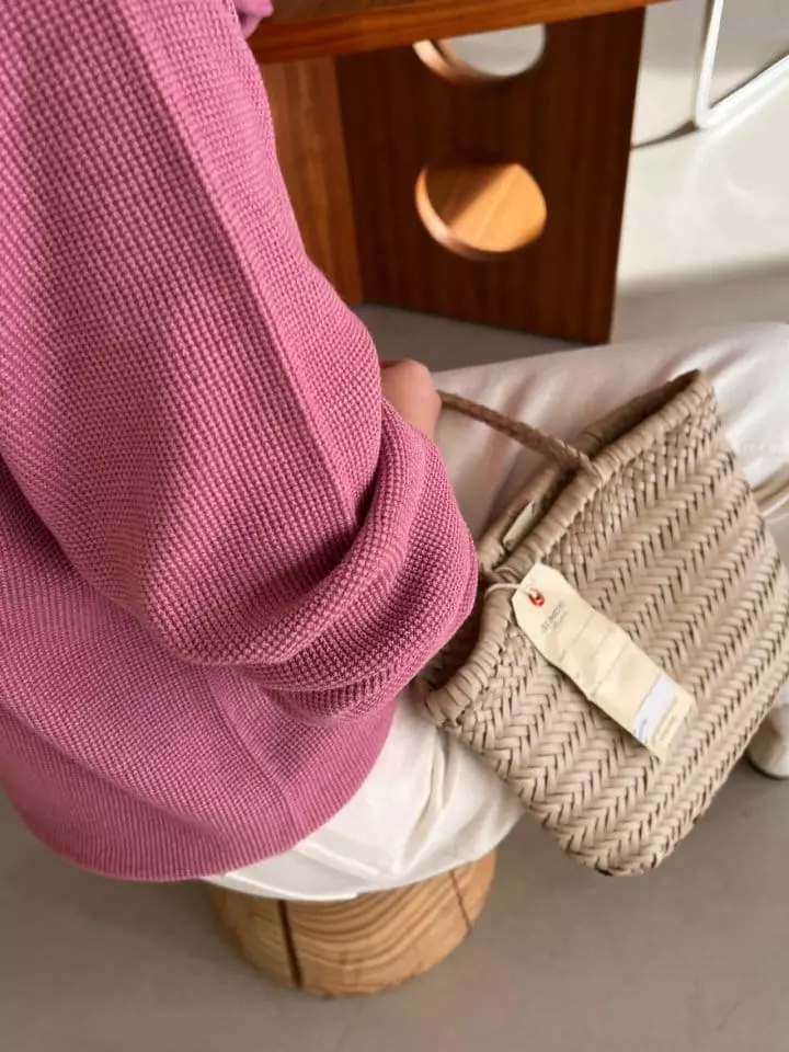 Bowen - Korean Women Fashion - #momslook - Holga Grace R Knit Tee - 4