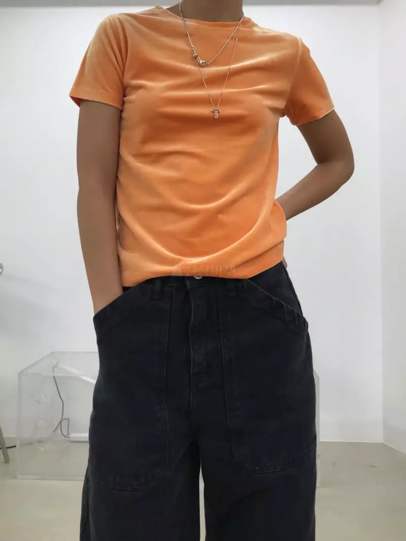 Charlotte - Korean Women Fashion - #momslook - Base Velvet Tee