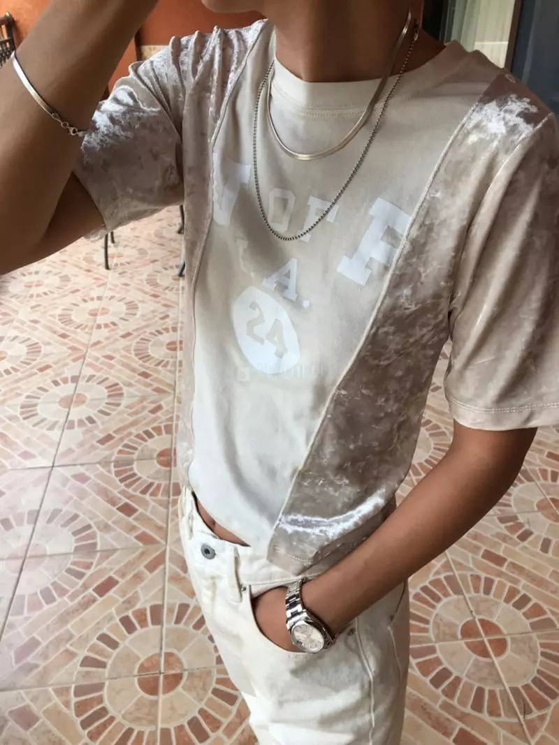 Charlotte - Korean Women Fashion - #restrostyle - Velvet Tee - 2