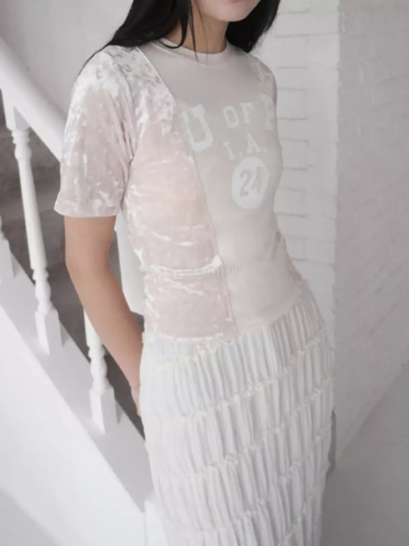 Charlotte - Korean Women Fashion - #romanticstyle - Velvet Tee - 3