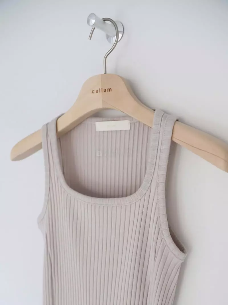 Cullum - Korean Women Fashion - #momslook - Garnet Sleeveless Tee - 3