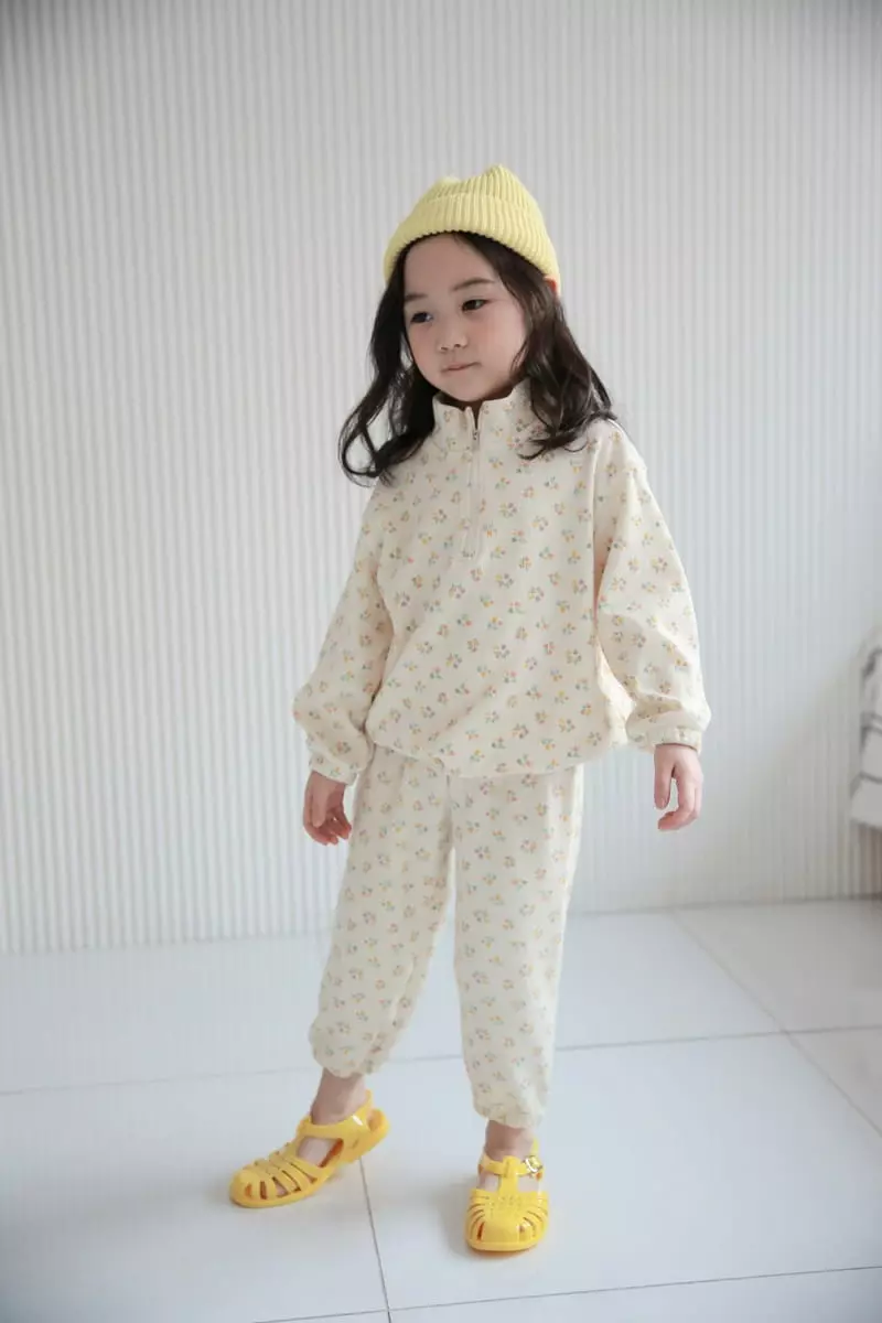 Cutebonbon - Korean Children Fashion - #prettylittlegirls - Flower Waffle Top Bottom Set - 10