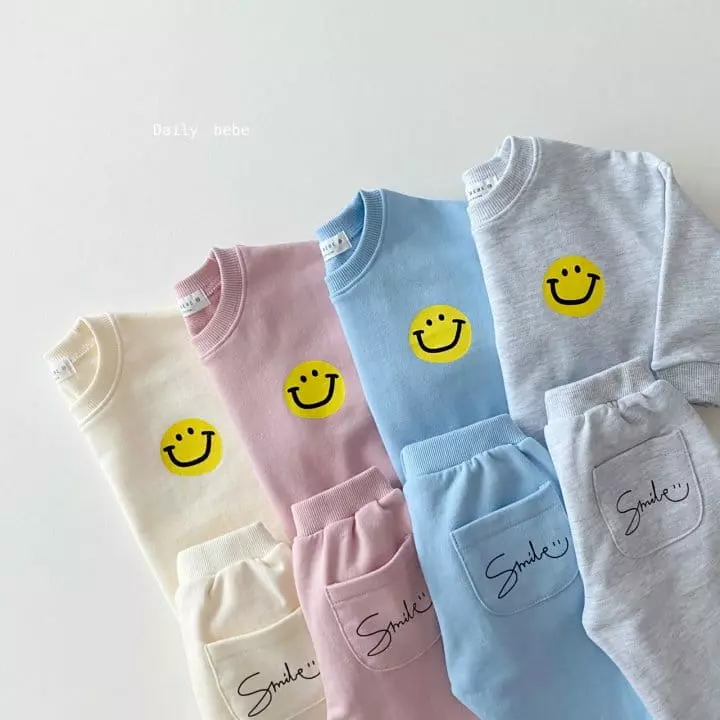 Daily Bebe - Korean Children Fashion - #discoveringself - Pocket Smile Top Bottom Set