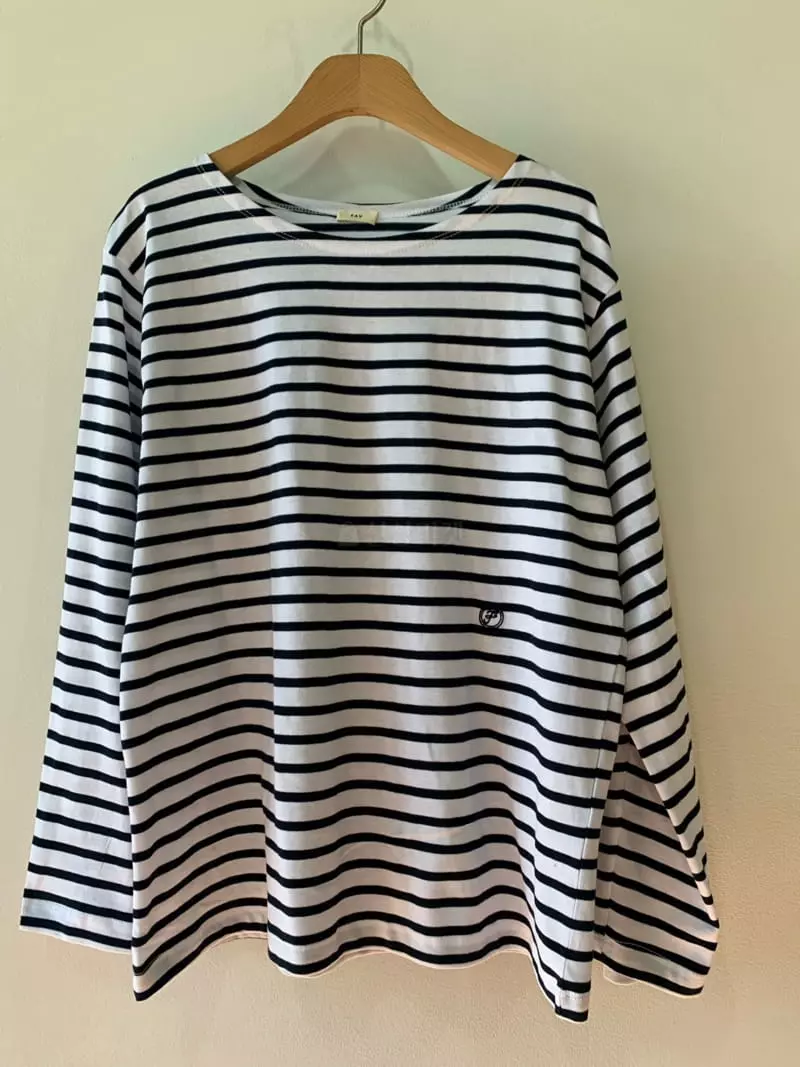 Fav - Korean Women Fashion - #womensfashion - Lin Font Dangara Tee - 4