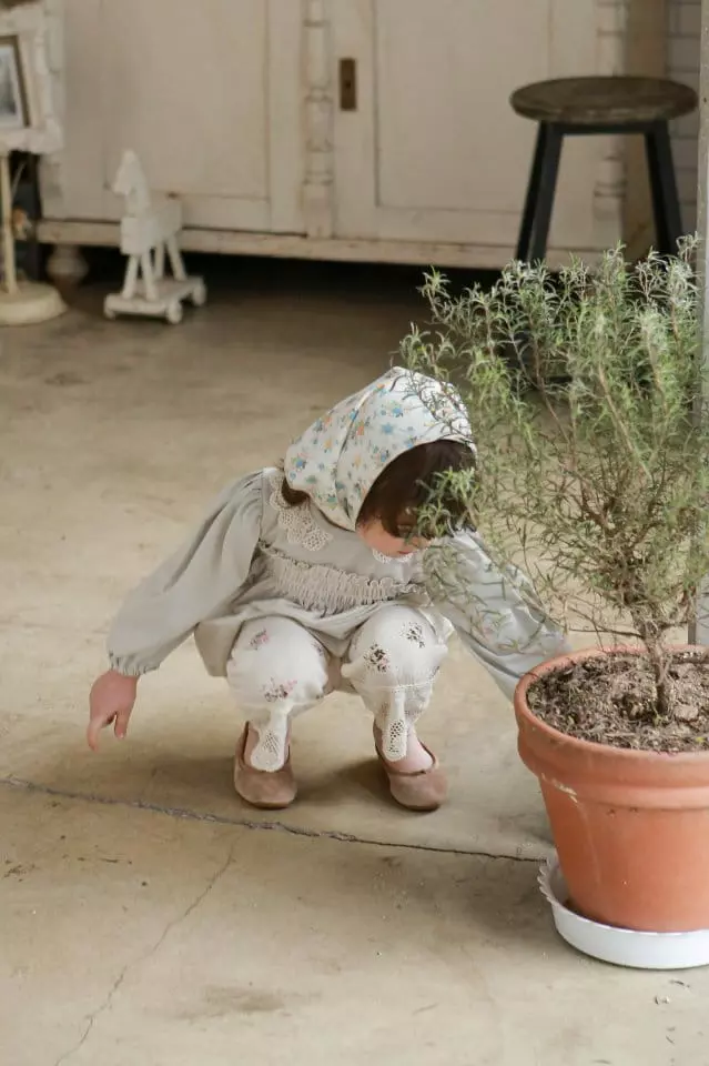 Flo - Korean Baby Fashion - #babygirlfashion - Floral Handkerchief