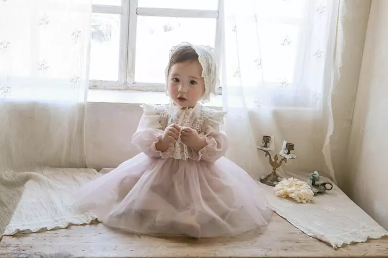 Flo - Korean Baby Fashion - #babyootd - Vera Bebe Lace Bonnet - 2