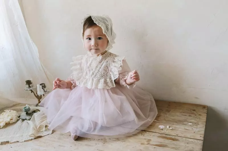 Flo - Korean Baby Fashion - #babyoutfit - Vera Bebe Lace Bonnet - 4