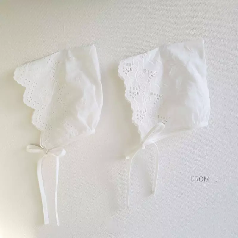 From J - Korean Baby Fashion - #babyfashion - Cotton Lace Bonnet