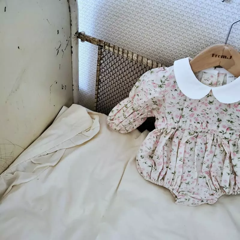 From J - Korean Baby Fashion - #babywear - Vely Collar Bodysuit - 2