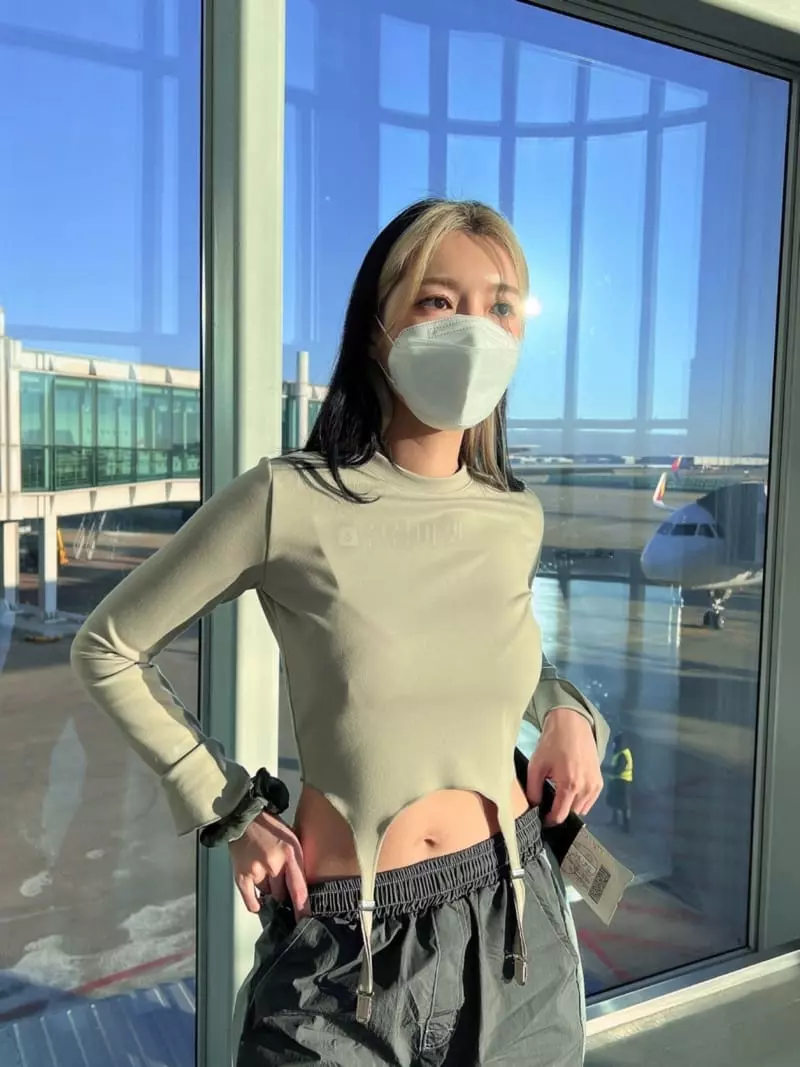 Gateless - Korean Women Fashion - #pursuepretty - Sudden Round Tee - 3