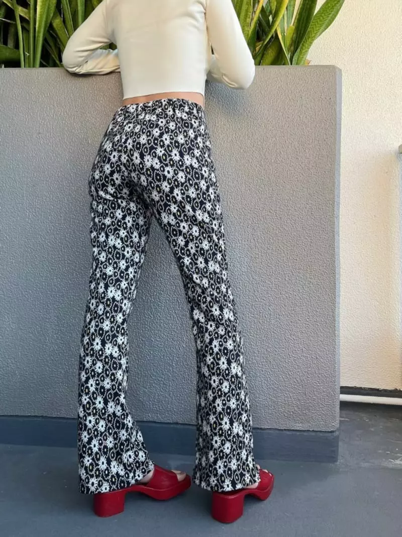 Gateless - Korean Women Fashion - #restrostyle - Flower Pants - 4