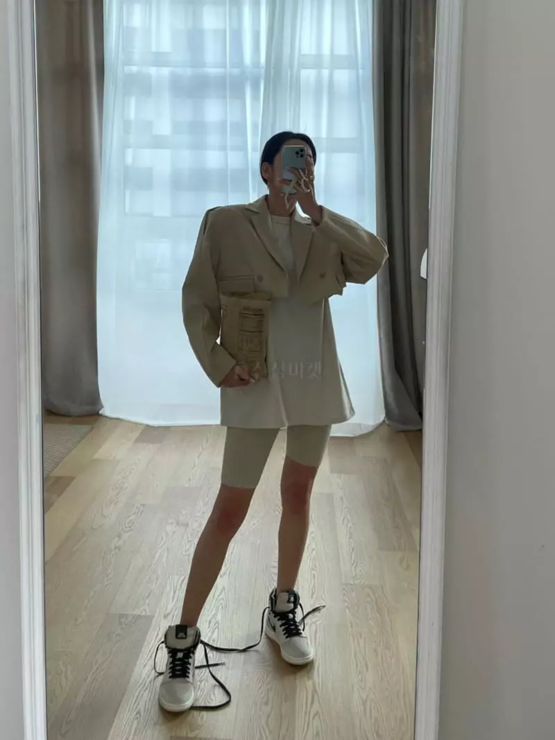 Gentlewoman - Korean Women Fashion - #womensfashion - Villian Short Jacket - 4