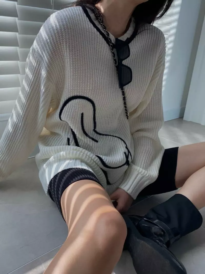 Gentlewoman - Korean Women Fashion - #romanticstyle - Embroidery Knit Tee - 2