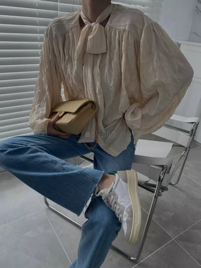 Gentlewoman - Korean Women Fashion - #thatsdarling - Wrinkle Blouse