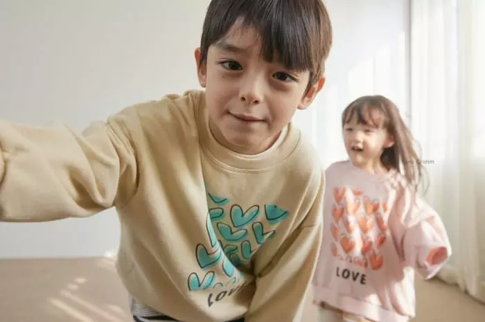 Hans Grimm - Korean Children Fashion - #childofig - Heart Sweatshirt - 10