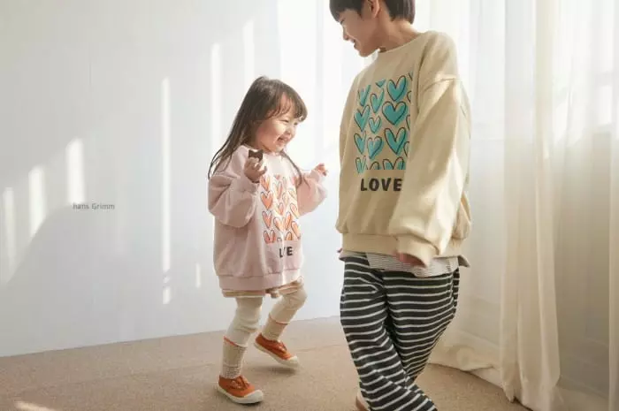 Hans Grimm - Korean Children Fashion - #prettylittlegirls - Heart Sweatshirt - 9