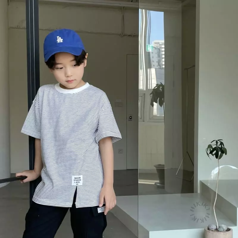 Hikiki - Korean Children Fashion - #kidsshorts - Slit Short Sleeves Tee