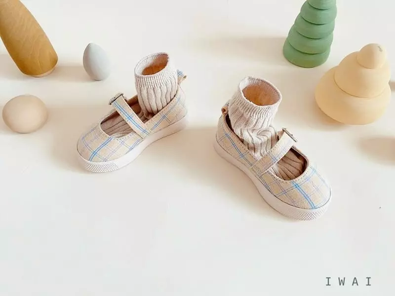 IWAI - Korean Children Fashion - #Kfashion4kids - IW942 Love Check Flats - 9