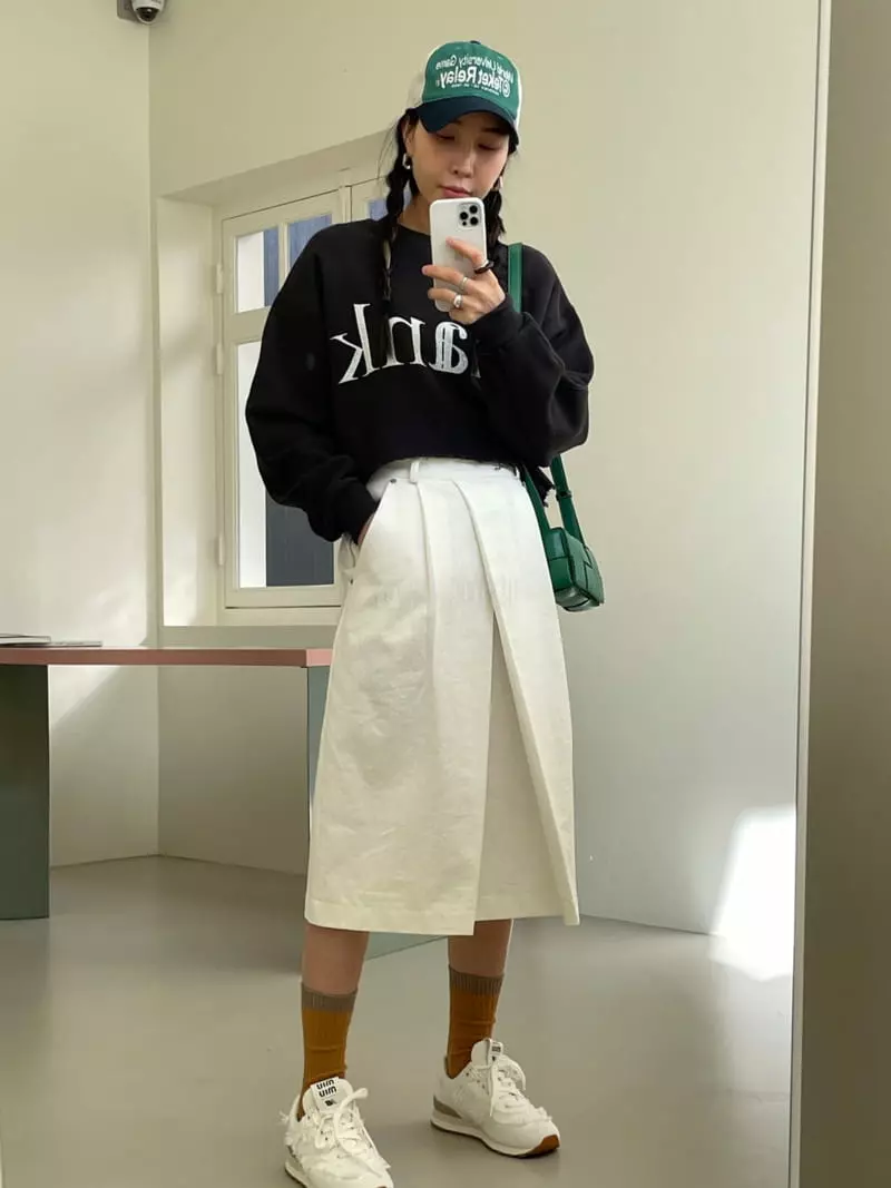 Kare - Korean Women Fashion - #momslook - Think Sweatshirt - 2