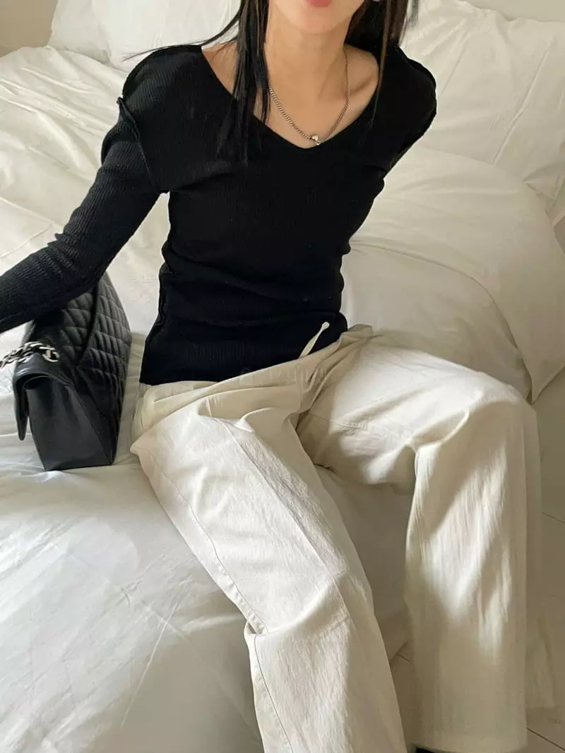 Kare - Korean Women Fashion - #womensfashion - V-neck Rib Tee - 2