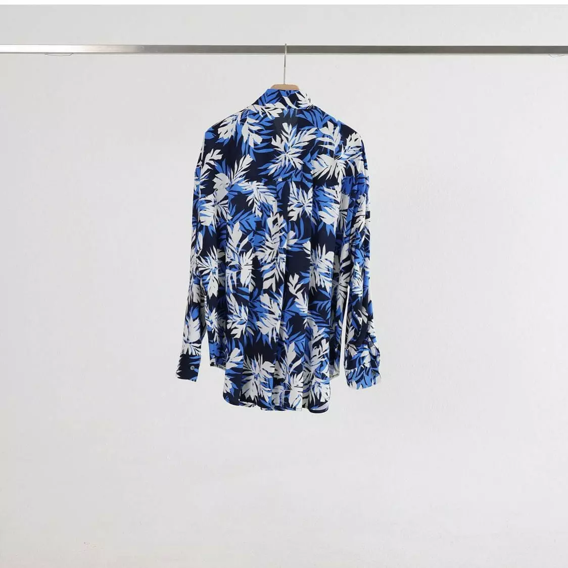 Lartrow - Korean Women Fashion - #momslook - Snake Shirt - 5