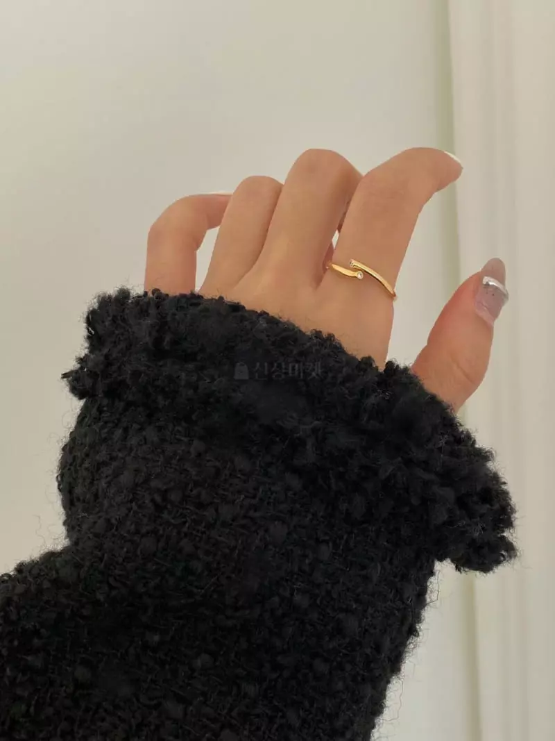 Lemei - Korean Women Fashion - #shopsmall - Silver 925 Unbalanced Open Ring - 4