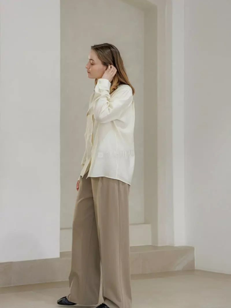 Leneuf - Korean Women Fashion - #momslook - Two Pocket Blouse - 4