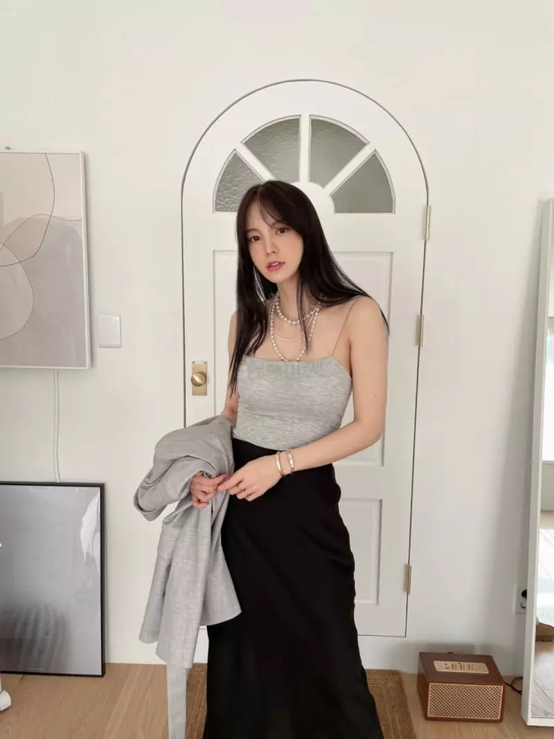 Levase - Korean Women Fashion - #momslook - Long Bra Sleeveless Tee - 2