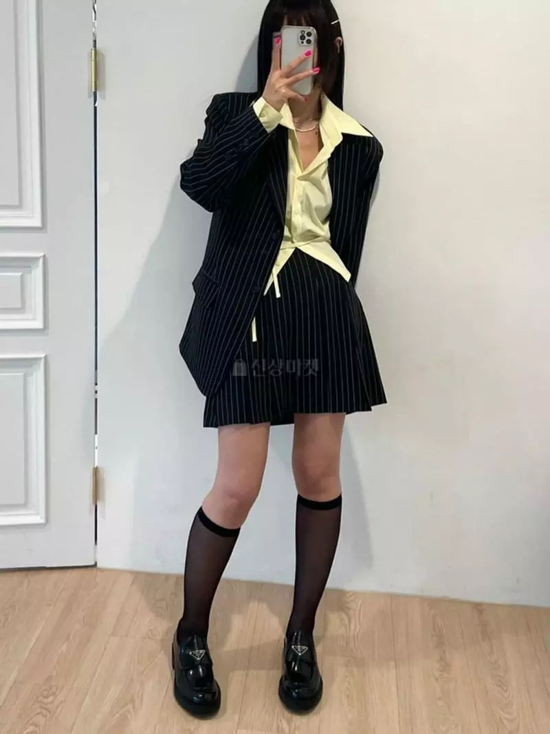 Lovemoment - Korean Women Fashion - #momslook - Stripe Boxy Jacket - 3
