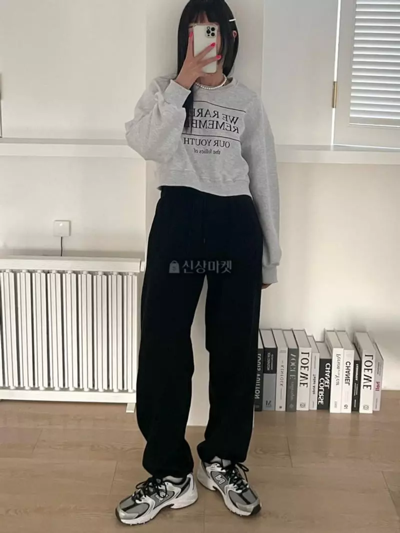 Lovemoment - Korean Women Fashion - #momslook - Remember Crop Sweatshirt - 2