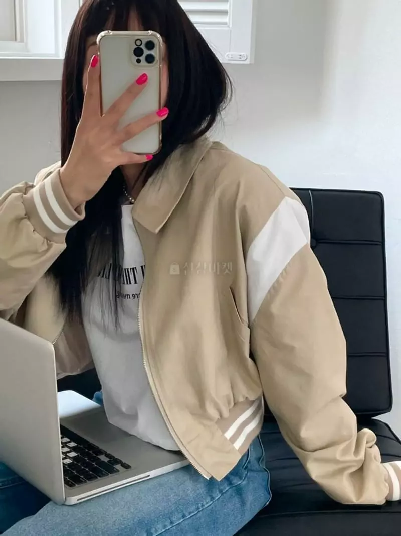 Lovemoment - Korean Women Fashion - #restrostyle - Stadium Crop Jacket - 2