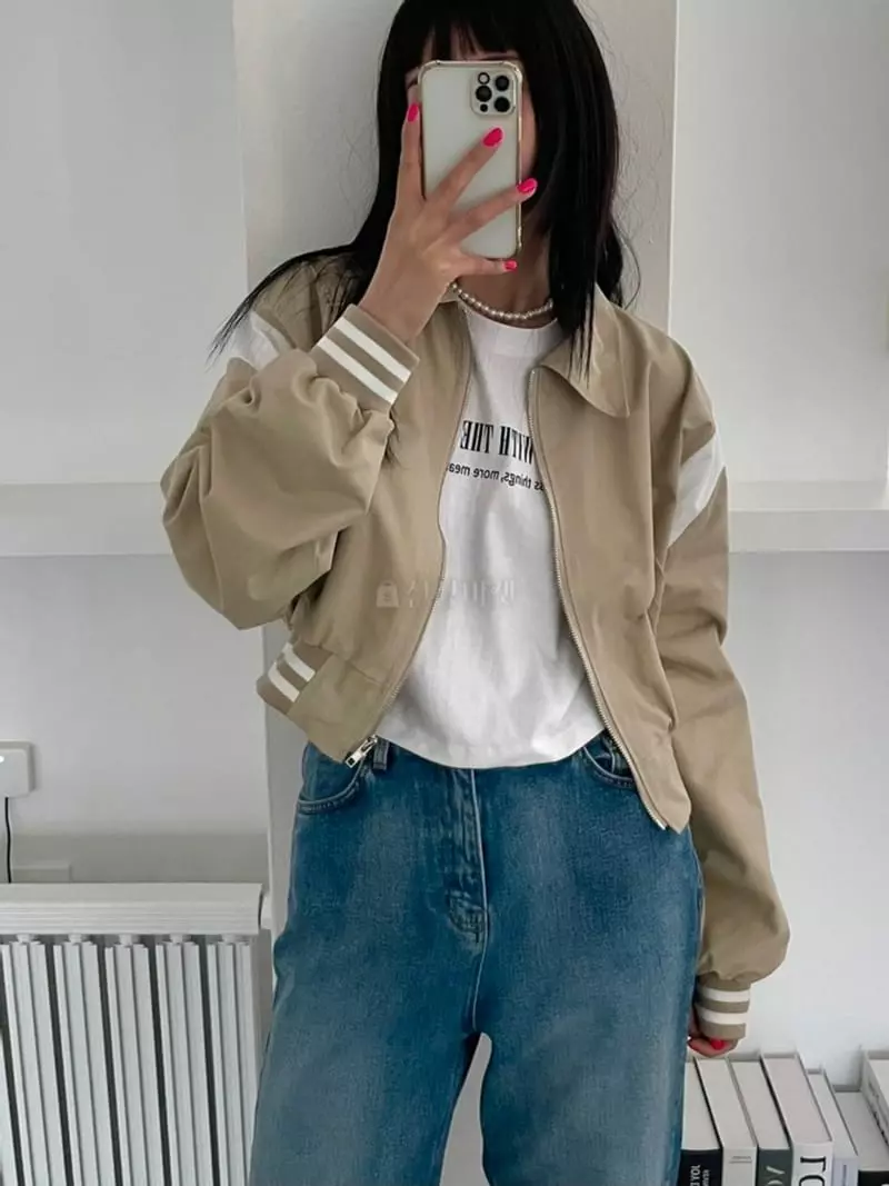 Lovemoment - Korean Women Fashion - #romanticstyle - Stadium Crop Jacket - 3