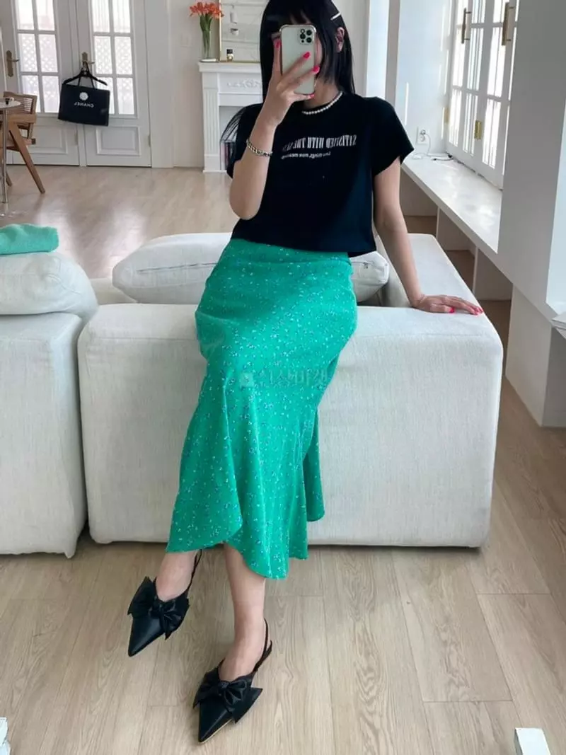 Lovemoment - Korean Women Fashion - #womensfashion - More Crop Tee - 2