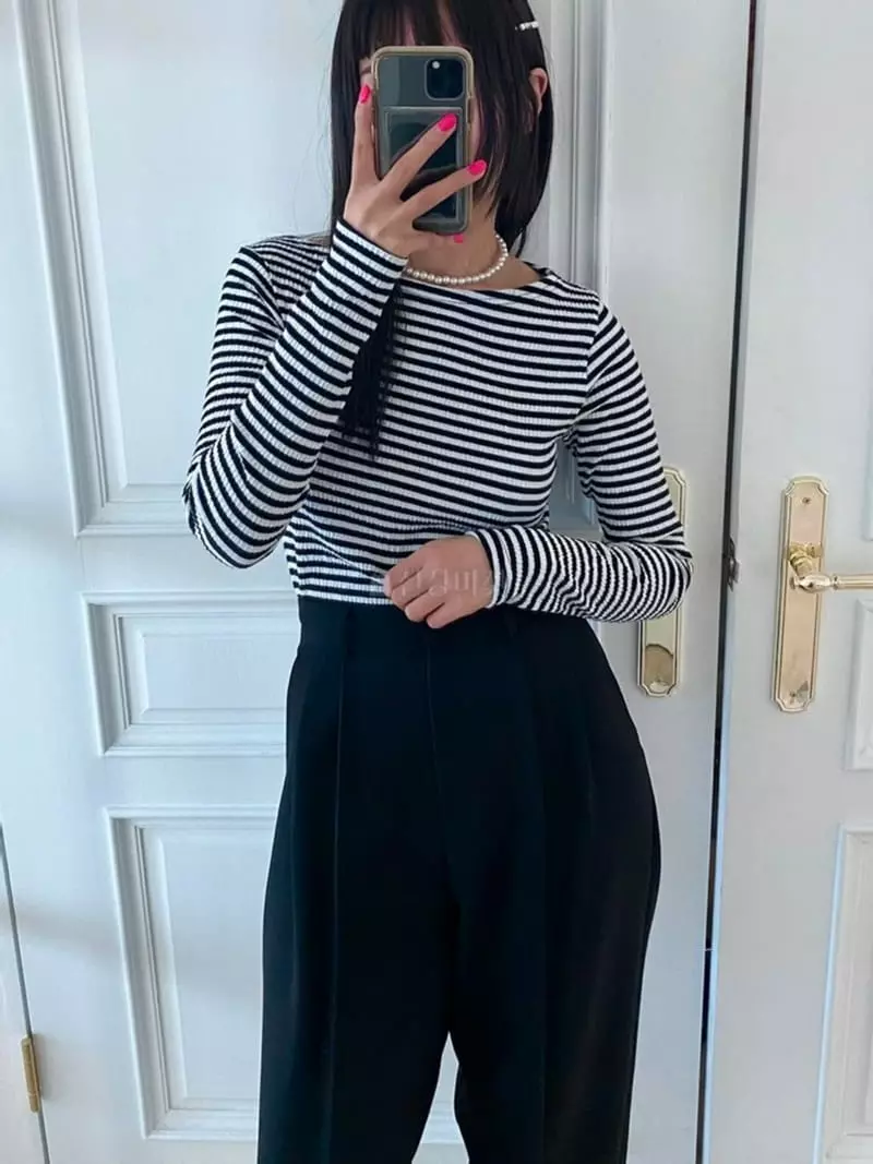 Lovemoment - Korean Women Fashion - #womensfashion - Wave Stripe Boat Neck Tee - 2