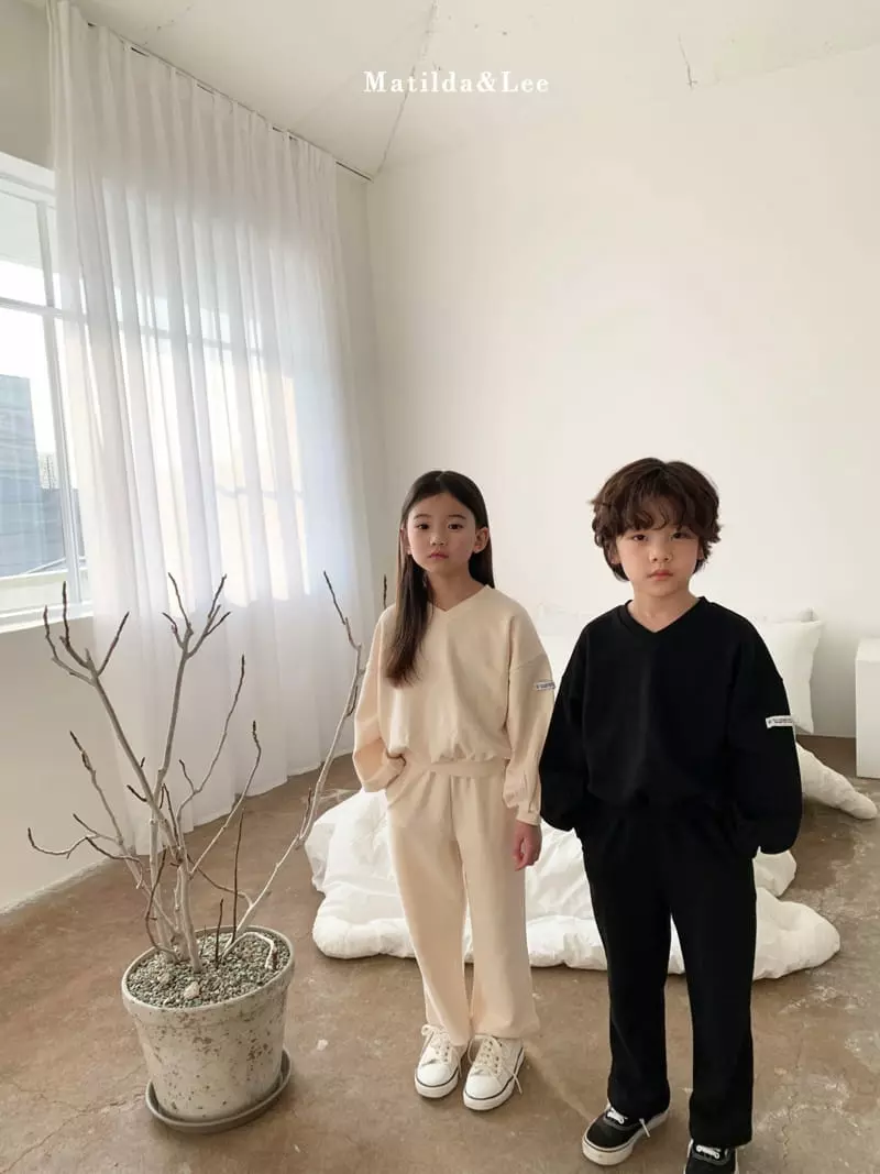 Matilda & Lee - Korean Children Fashion - #childrensboutique - V Label Top Bottom Set - 2