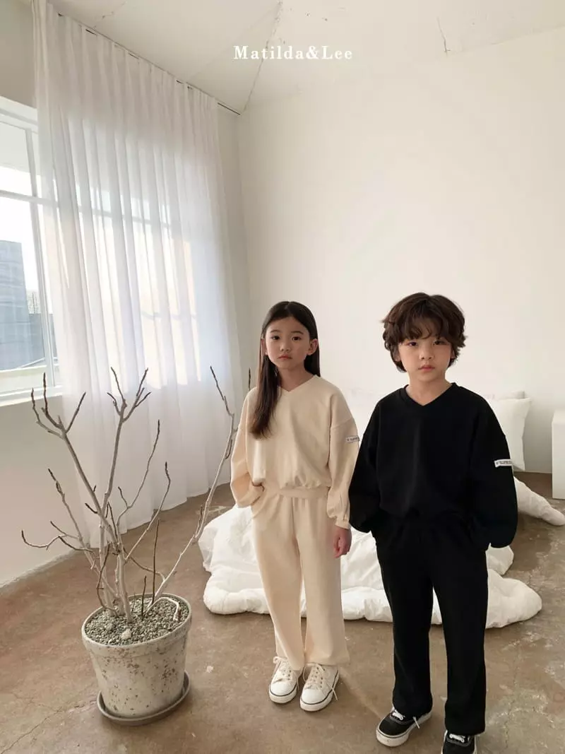 Matilda & Lee - Korean Children Fashion - #kidsshorts - V Label Top Bottom Set - 6