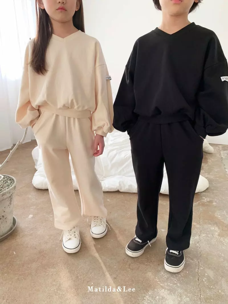 Matilda & Lee - Korean Children Fashion - #kidzfashiontrend - V Label Top Bottom Set - 8