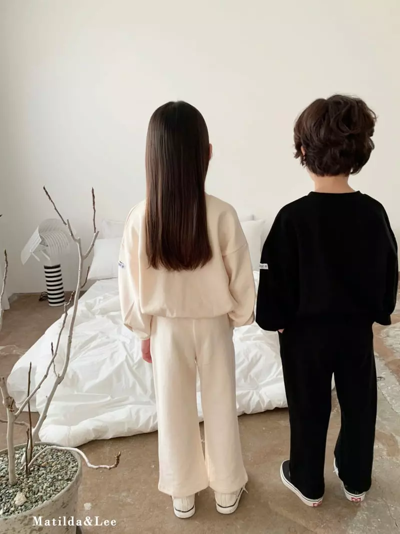Matilda & Lee - Korean Children Fashion - #littlefashionista - V Label Top Bottom Set - 10